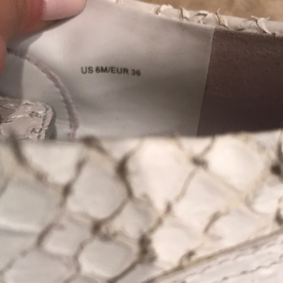 Vince White Scale Slip On Sneakers Size 6 - Picture 3 of 6